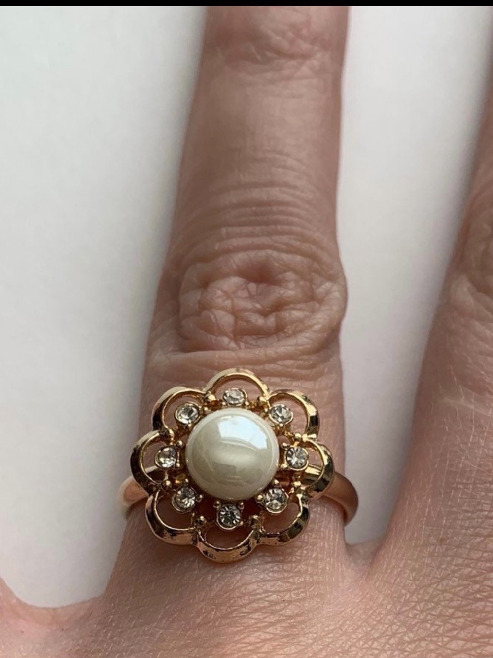 Vintage Sarah Coventry gold adjustable ring 1975.